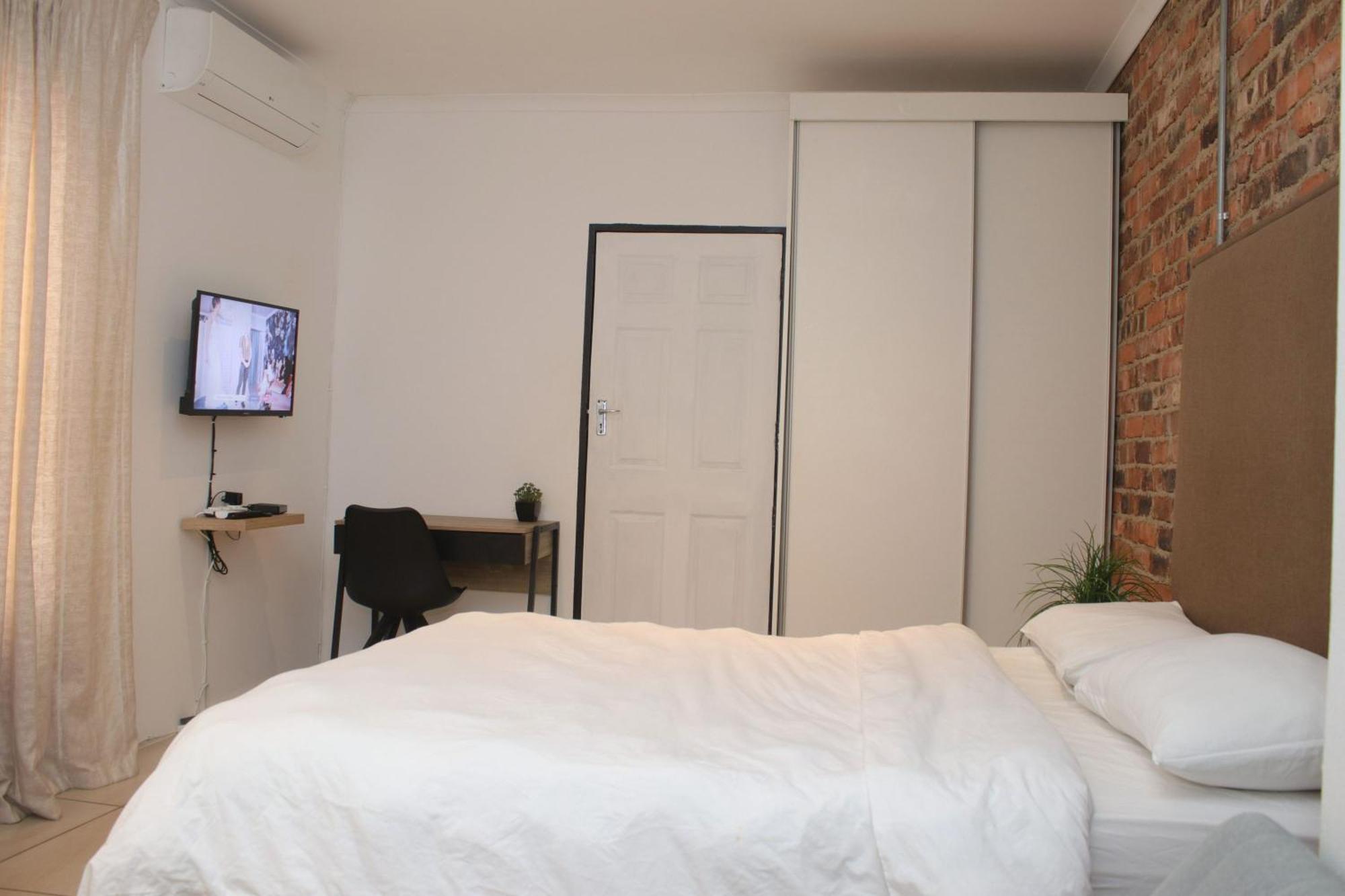 Cosmo Sleepover Roodepoort Εξωτερικό φωτογραφία